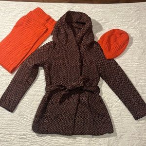 Mossimo tweed coat. Orange and navy. Size med. hobbit hood. Comes w hat & scarf